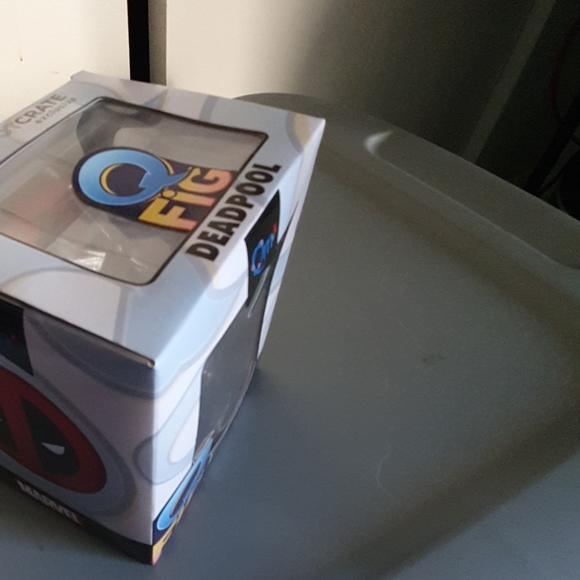 Deadpool Q Fig - Lootcrate White Varient - Picture 3 of 5